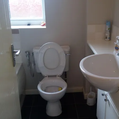 Rhemoy Leeds (West Yorkshire)